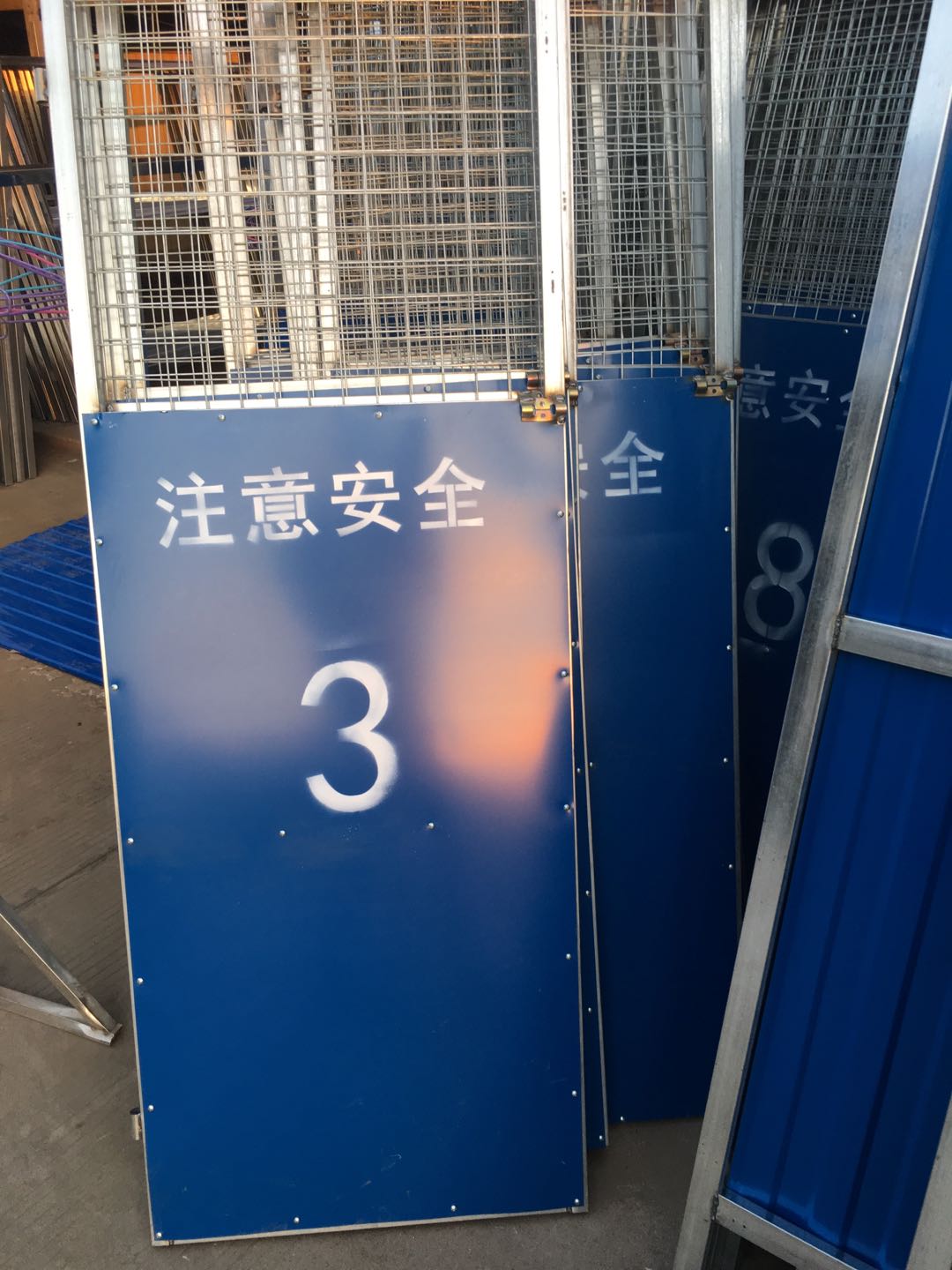 电梯门
